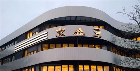 adidas sede fábrica